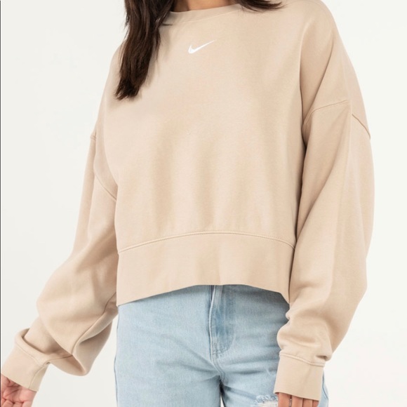 SOLD - Nike Sportswear Essential Oversized Sweatshirt - Picture 2 of 4
